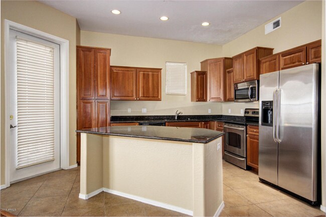 Foto del edificio - 3 bed 2 bath Condo