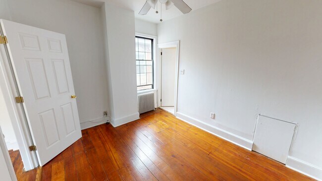 Foto del edificio - 313 S 18th St