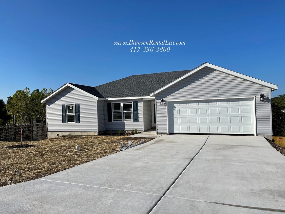 Foto principal - NEWLY REDESIGNED 4BR Basement home!!!!