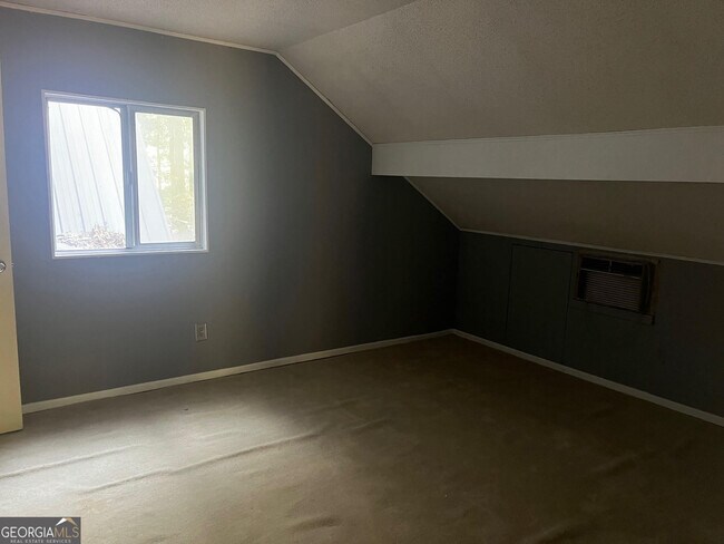 Building Photo - 522 Capri Dr