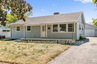 Building Photo - 26 Normandy Dr E