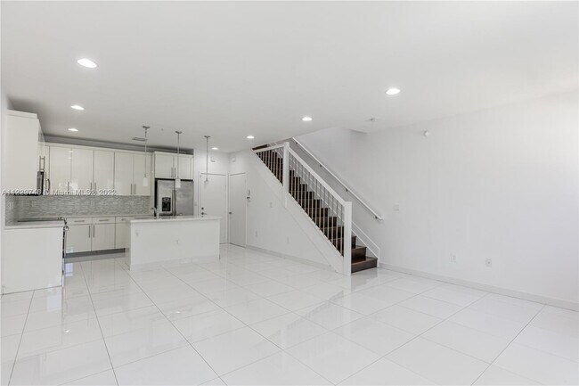 Foto del edificio - 2610 NE 213th St
