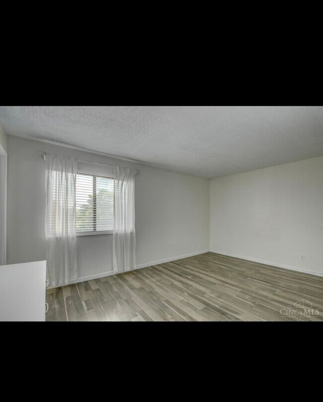 Foto del edificio - 3921 Mack Rd