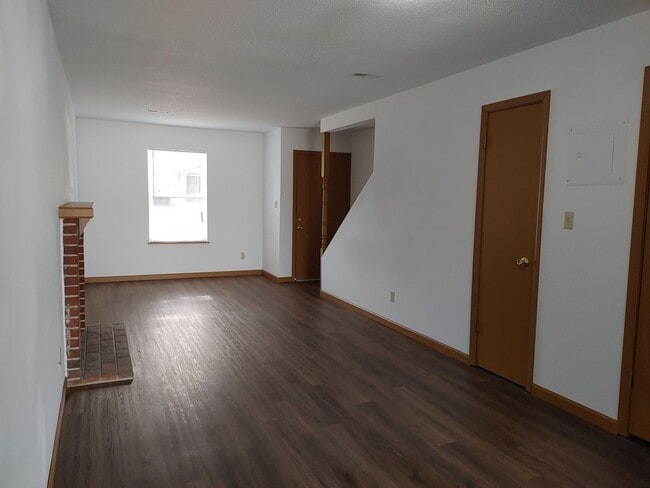 Building Photo - 3026 Mimosa St
