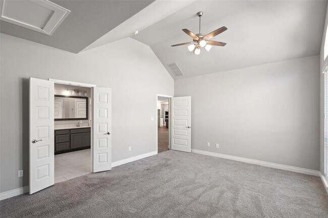 Building Photo - 18235 Hewetson Cove