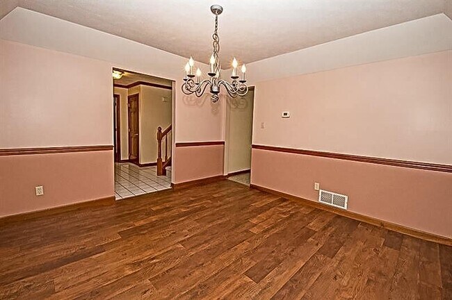 Foto del edificio - 607 Golden Ridge Ct