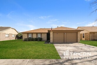 Building Photo - 3415 Sandbrook Dr