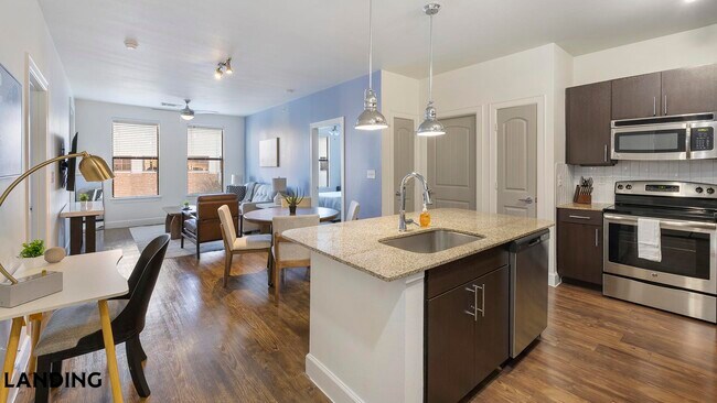 Foto del edificio - 5275 Town and Country Blvd