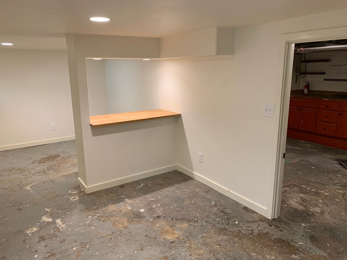 Basement bonus room with built-in bar. - 5726 North Montana Avenue
