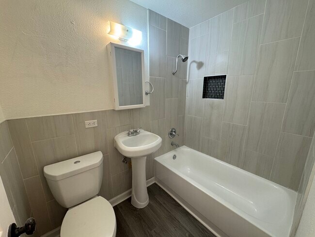 Foto del edificio - At the River