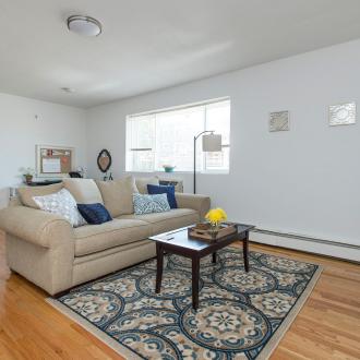 Foto principal - 198 Hillside St