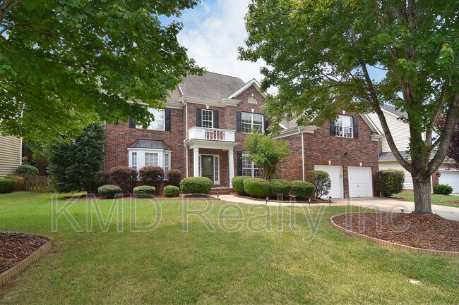 Building Photo - 1212 Grayscroft Dr