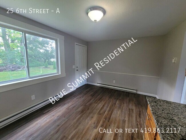 Building Photo - Cozy 2 Bedroom Apartment