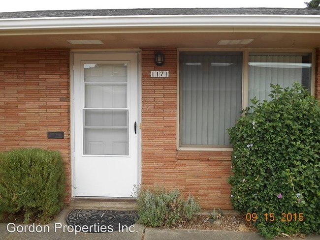 Foto del edificio - 1177-1177 NE 65th Ave