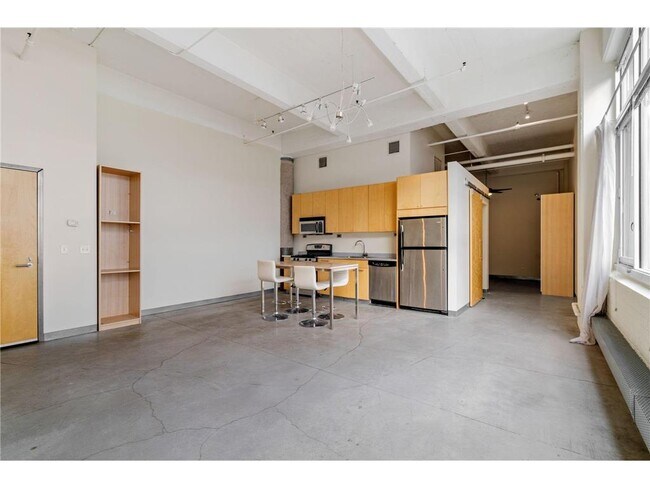 Foto del edificio - 700 N Washington Ave