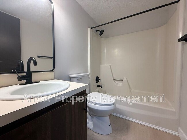 Foto del edificio - 3609 N 60th St