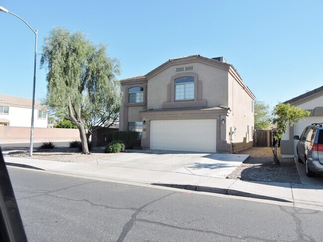 Foto del edificio - 4 BEDROOM 2 1/2 BATHROOM WITH OFFICE AND LOFT