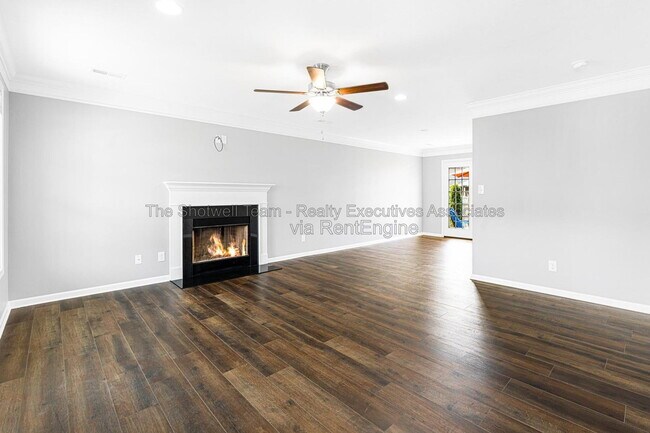 Building Photo - 7356 Ladd Rd