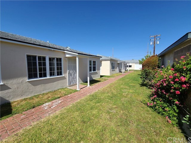 Primary Photo - 25106 Feijoa Ave