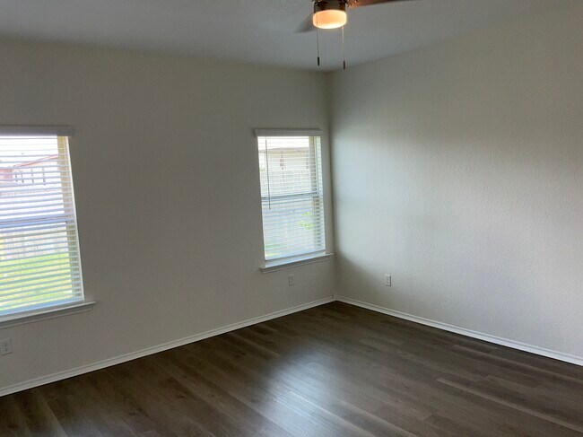 Foto del edificio - 119 Laurel Grace Ln