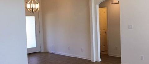 Building Photo - 208 E Jade Dr