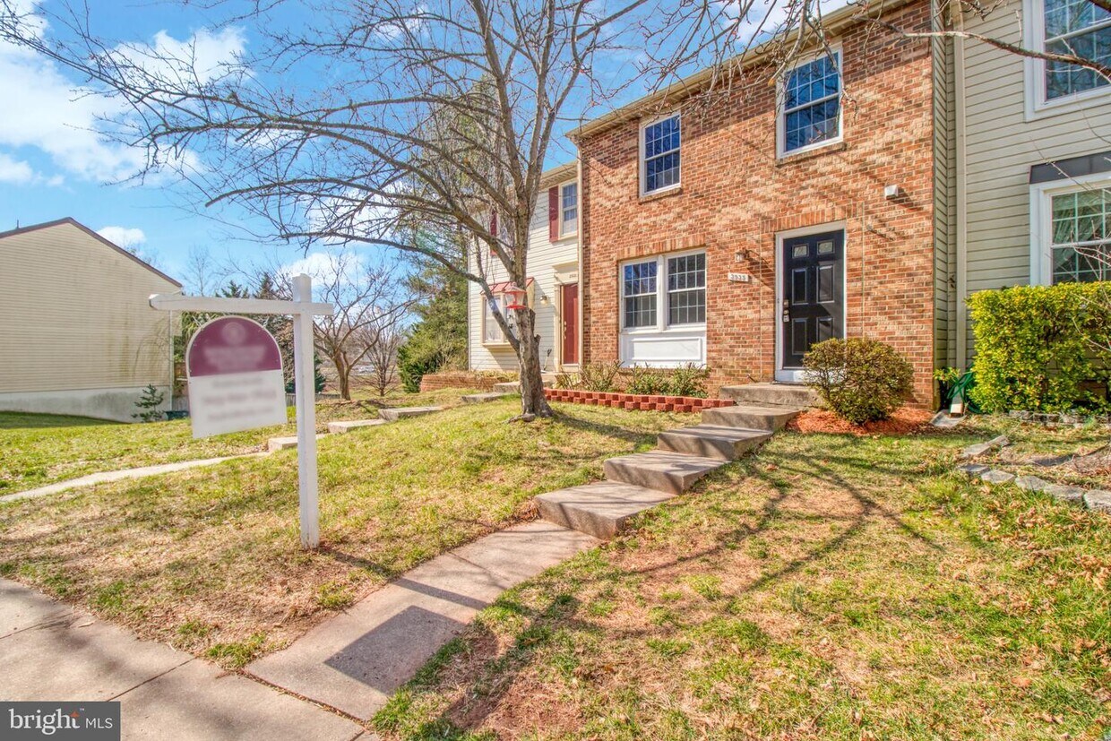 3935 Plum Run Ct, Fairfax, VA 22033 Townhouse for Rent in Fairfax, VA