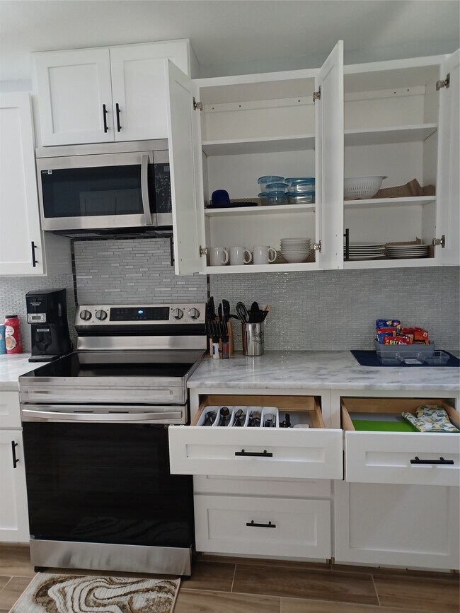 Foto del edificio - 5815 Schevers St