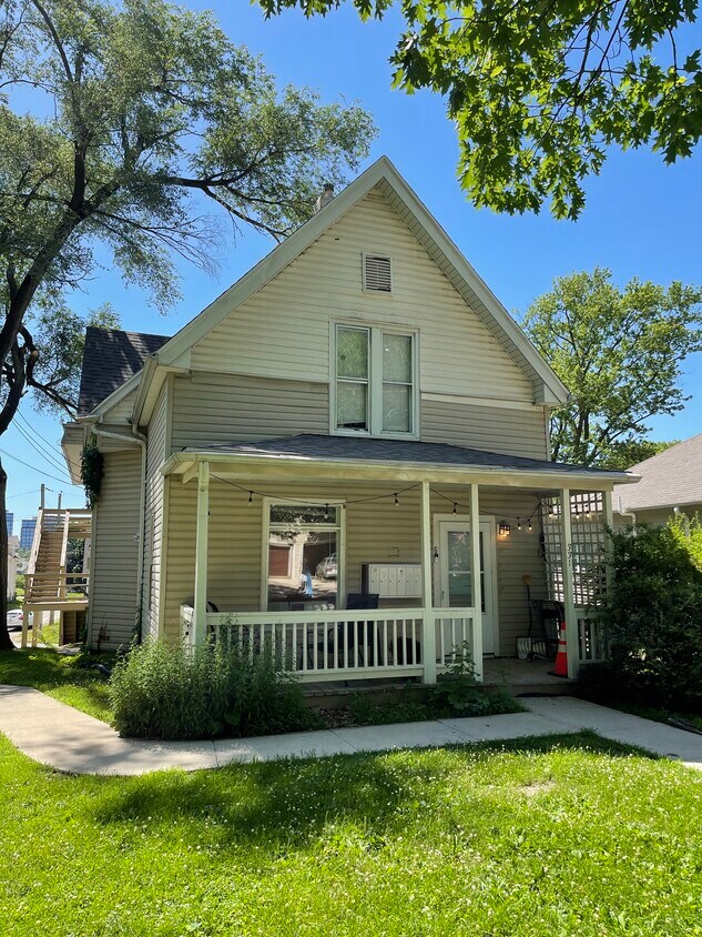 Building Photo - 331 S Lucas St