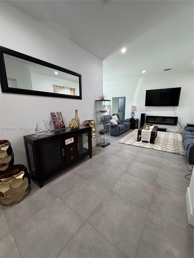 Foto del edificio - 5012 Gunn Pl