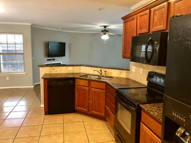 Foto del edificio - 8508 Alexandria Ave