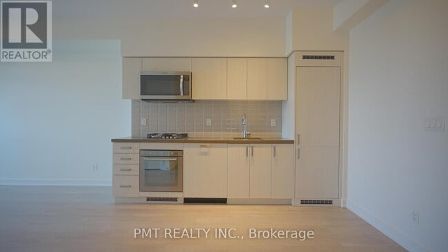 Building Photo - 501 St Clair Ave W