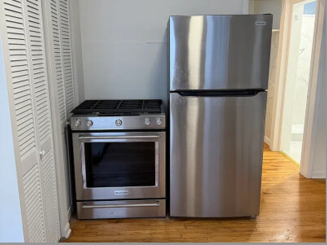 Foto del edificio - 2221 N Hoyne Ave