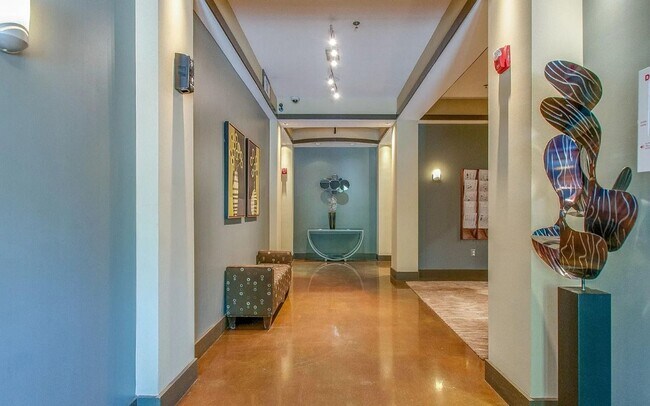 Foto del edificio - Stylish Condo in the Heart of Nashville – ...