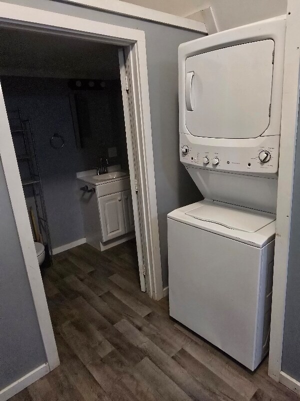 Building Photo - 8880 E State Rd 54