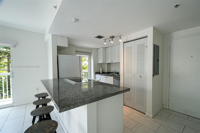 Foto del edificio - 2740 SW 28th Terrace