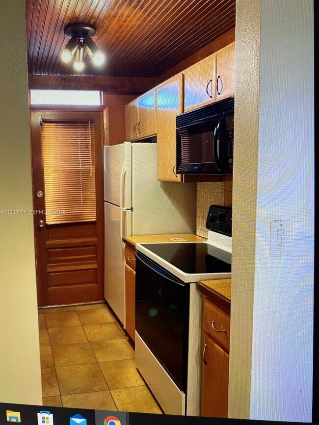 Foto del edificio - 1475 NE 125th Terrace