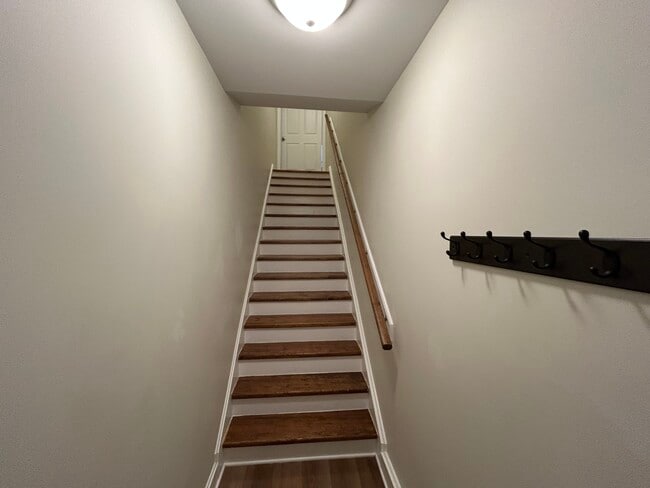 Foto del edificio - 438 N Cypress St