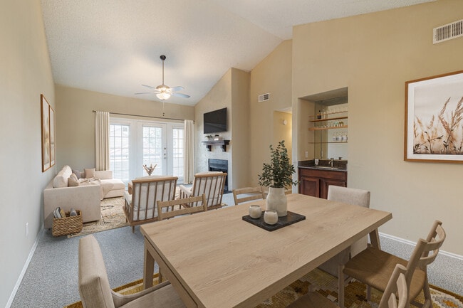 Building Photo - Summer Bend