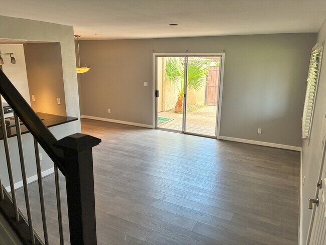 Building Photo - 7845 E Valley Vista Dr
