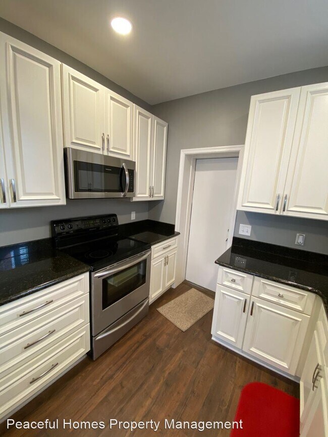 Building Photo - 4 br, 1 bath House - 549 W Vine St