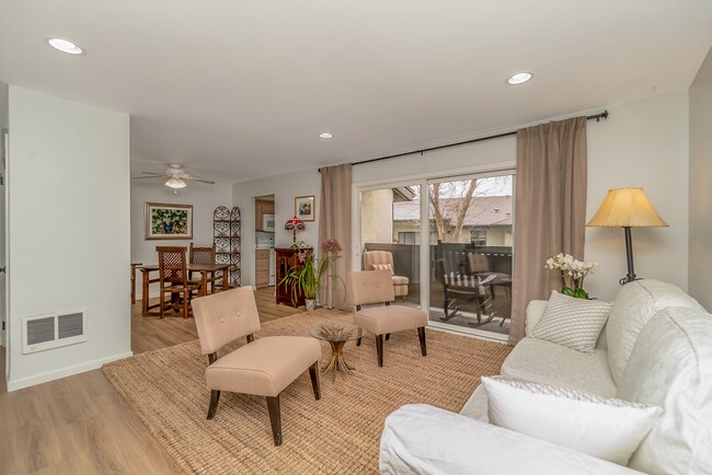 Foto del edificio - 1676 Maple Ave
