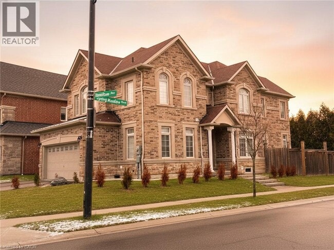 Building Photo - 24 Hazelton Ave