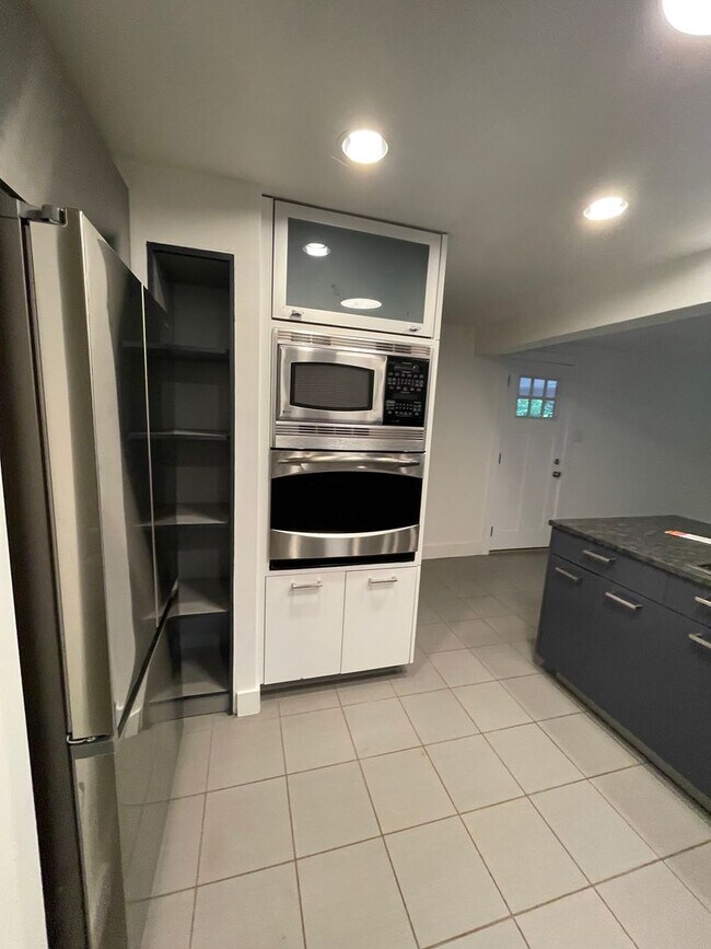 Foto del edificio - STUNNING Four Bedroom Ranch in Denver, CO-...