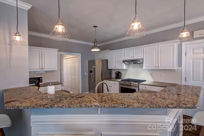 Building Photo - 10400 Orchid Hill Ln