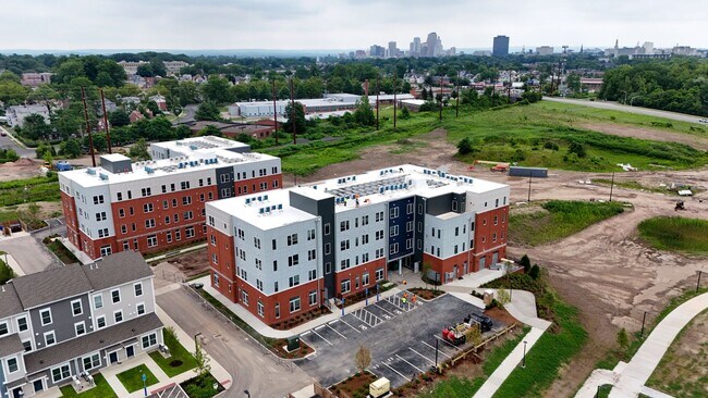 Foto del edificio - Heights at Village at Park River
