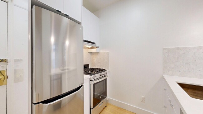 Building Photo - 861 Sutter St