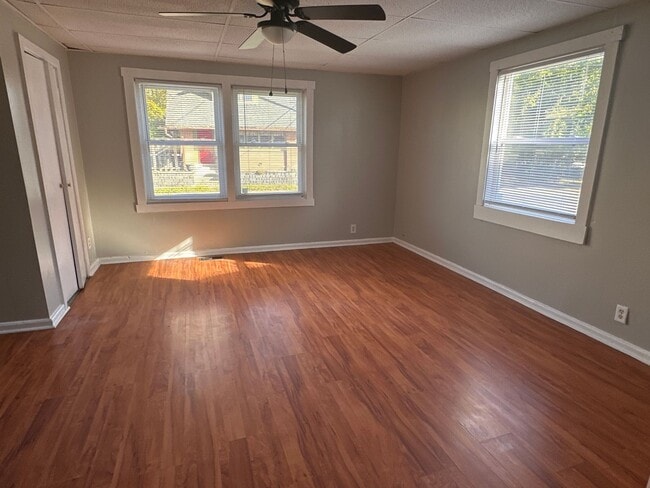 Building Photo - 710 W Kilgore Ave