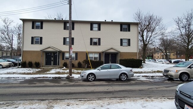 Building Photo - 302 E 13th Ave