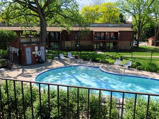 Foto del edificio - Two-Bedroom Condo| Parking + WiFi Included!