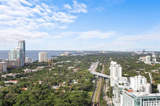 Foto del edificio - 60 SW 13th St